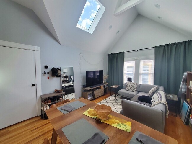 72 Marshall St in Medford, MA - Building Photo - Building Photo