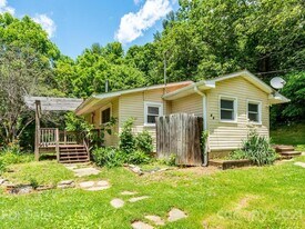 66 Price Rd in Asheville, NC - Building Photo