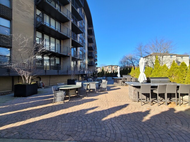 2400 Hudson Terrace, Unit 3A in Fort Lee, NJ - Building Photo - Building Photo