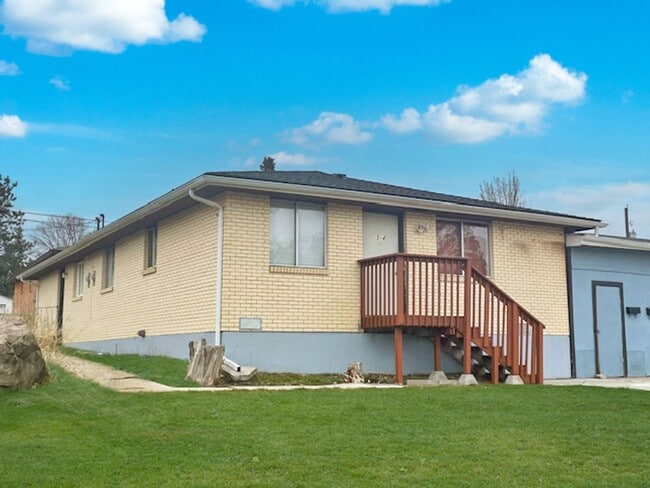 1514 3rd St in Cheney, WA - Building Photo - Building Photo