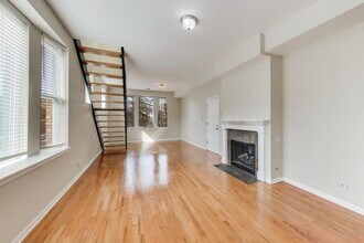 1481 W Irving Park Rd in Chicago, IL - Building Photo - Building Photo