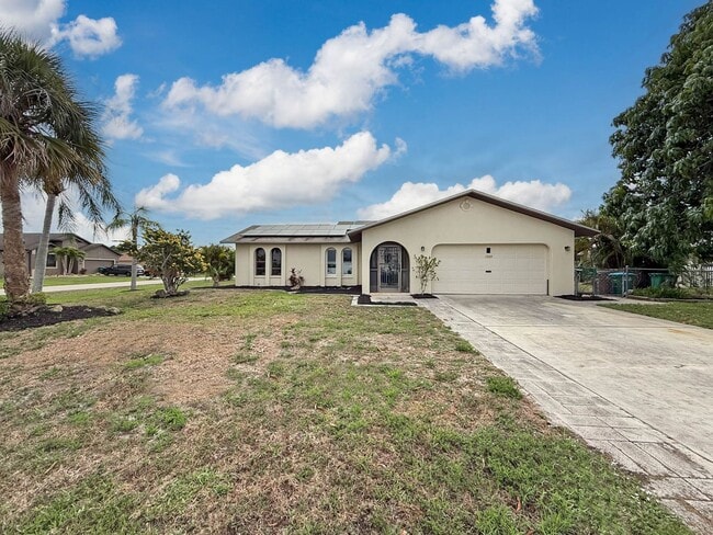 1203 SE 22nd Ave in Cape Coral, FL - Building Photo - Building Photo