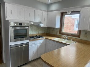 5712 N Avondale Ave in Chicago, IL - Building Photo - Building Photo