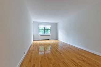 251 E 61st St in New York, NY - Building Photo - Building Photo