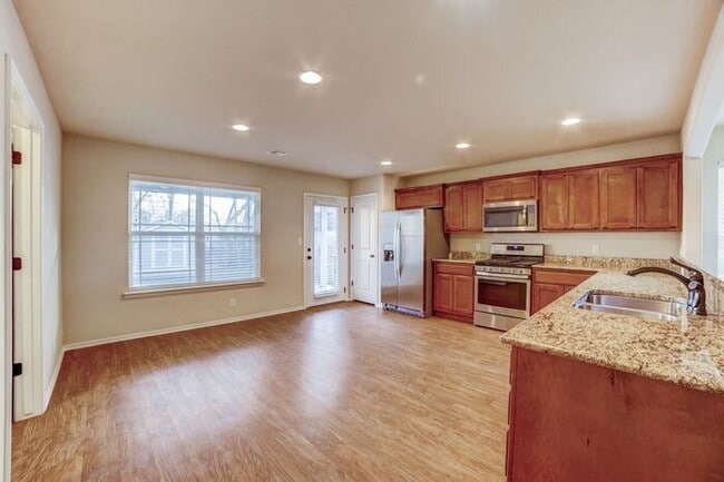 property at 2612 E 7th St