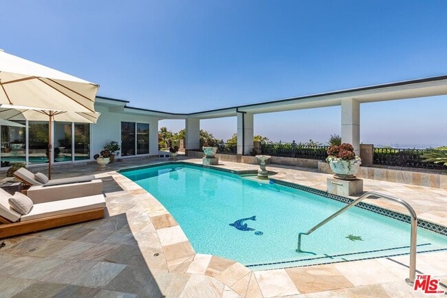 property at 560 Chalette Dr