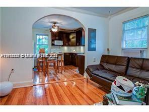 4501 Prairie Ave, Unit 8 in Miami, FL - Building Photo - Building Photo