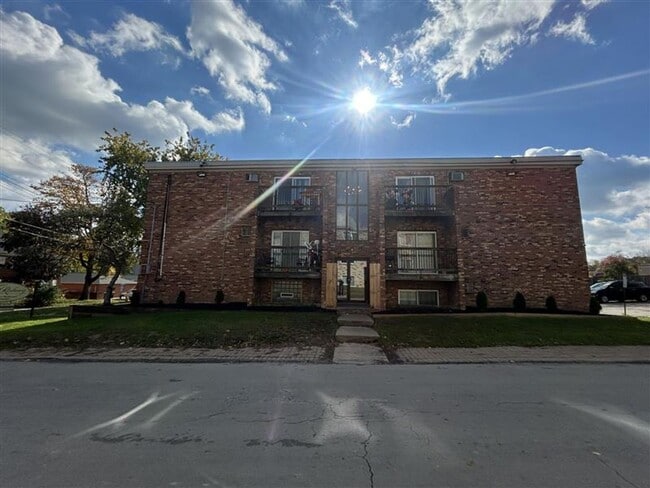 property at 6217 Roxbury St