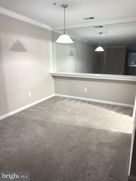 8 Russell Ave in Gaithersburg, MD - Building Photo - Building Photo