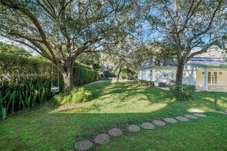 730 Davis Rd in Coral Gables, FL - Building Photo - Building Photo