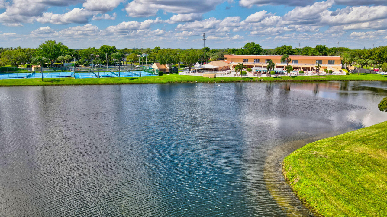 15365 Lakes of Delray Blvd in Delray Beach, FL - Building Photo