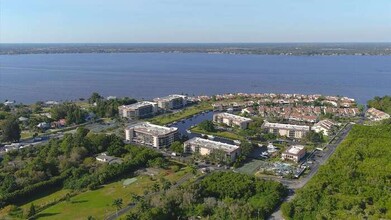 25188 Marion Ave in Punta Gorda, FL - Foto de edificio - Building Photo