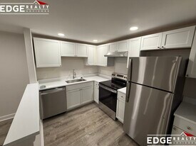 1105 Lexington St, Unit 2 in Waltham, MA - Building Photo