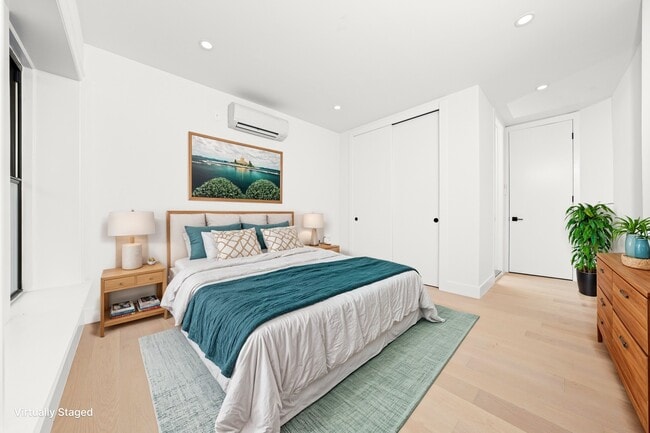 704 Eighth Avenue in Brooklyn, NY - Foto de edificio - Building Photo