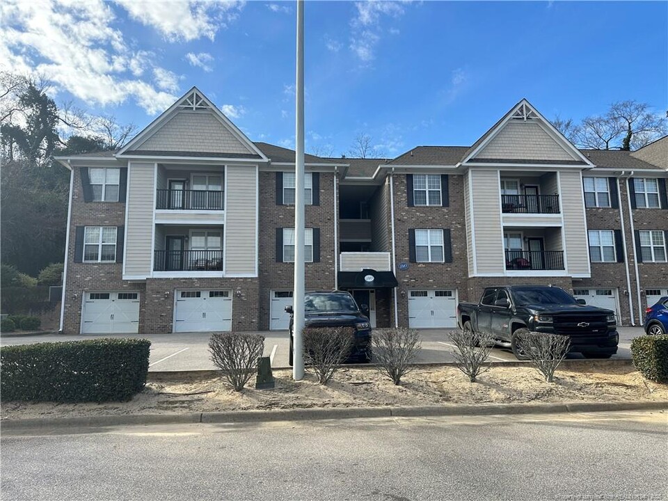 210 Fountainhead Ln in Fayetteville, NC - Building Photo