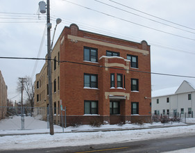 Elliot Park Apartments in Minneapolis, MN - Building Photo - Building Photo