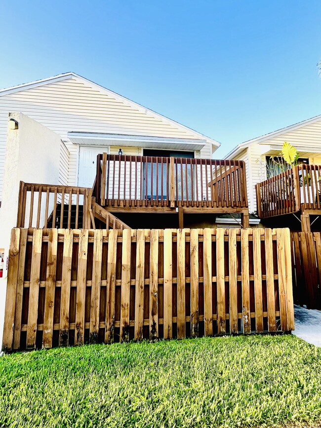 property at 635 Executive Center Dr