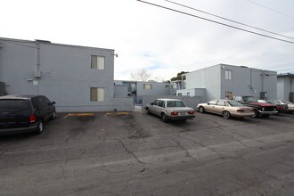 Northridge Terrace Apartments in Las Vegas, NV - Foto de edificio - Building Photo
