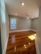 3 Mossland St, Unit 3 in Somerville, MA - Foto de edificio - Building Photo