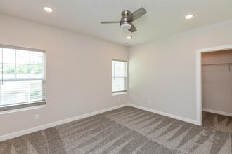 2143 Columbia Ave in Indianapolis, IN - Foto de edificio - Building Photo