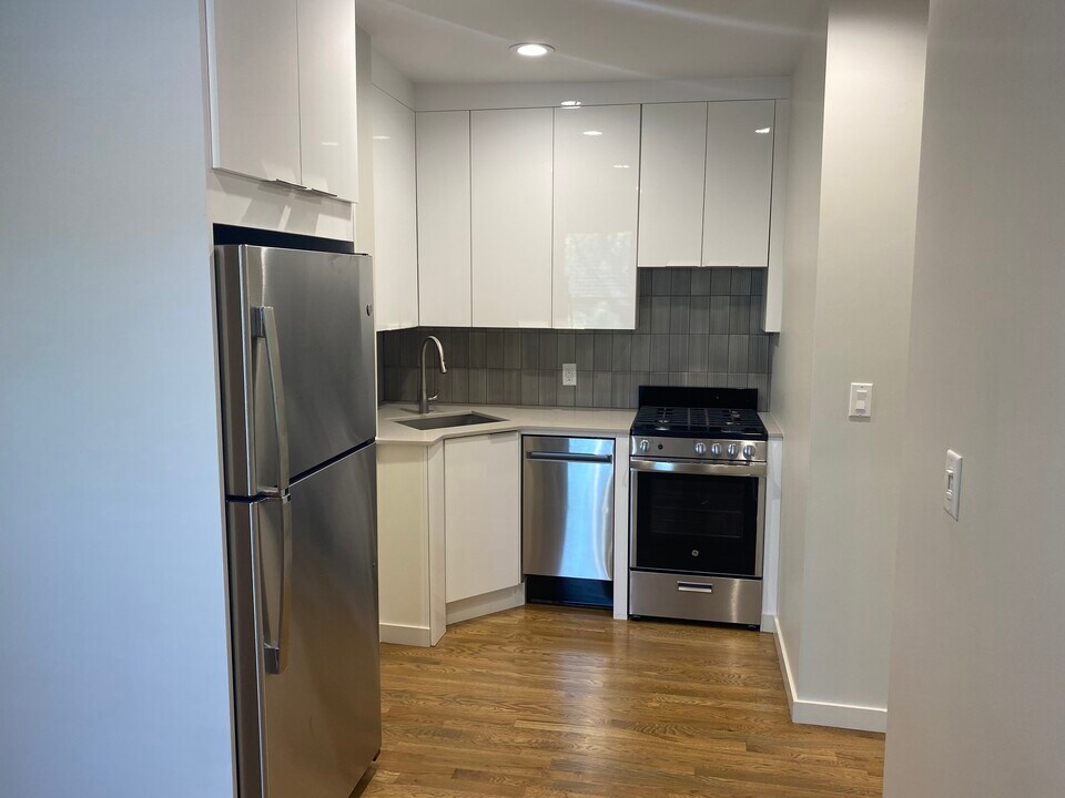 2 Belvidere Plz, Unit 2 in Cambridge, MA - Building Photo