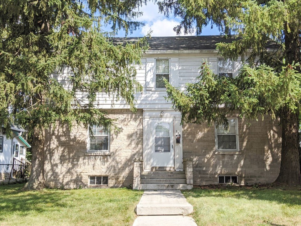 323 S Eagleson Ave in Bloomington, IN - Building Photo
