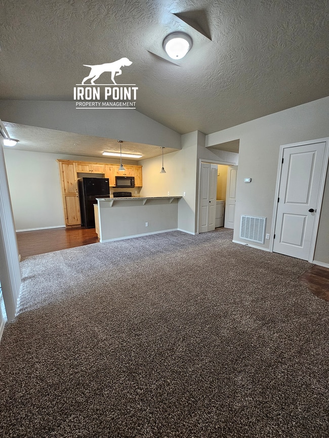 5678 S Summit Creek Way in Boise, ID - Building Photo - Building Photo