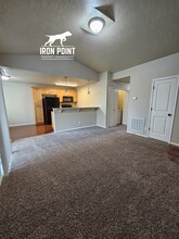 5700 S Summit Creek Way in Boise, ID - Building Photo - Building Photo