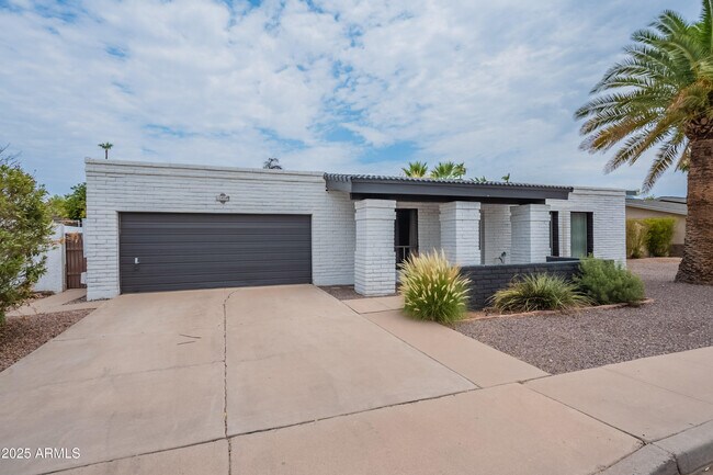 1858 W Navarro Ave in Mesa, AZ - Building Photo - Building Photo