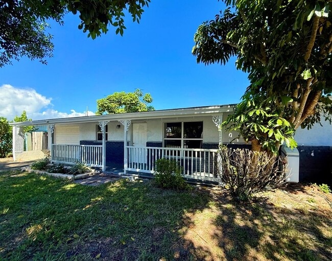 1455 NE Silver Maple Way in Jensen Beach, FL - Building Photo - Building Photo