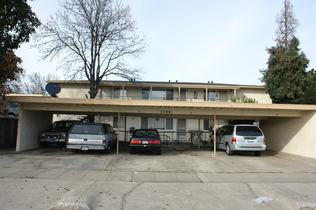 1144 Roewill Dr in San Jose, CA - Building Photo