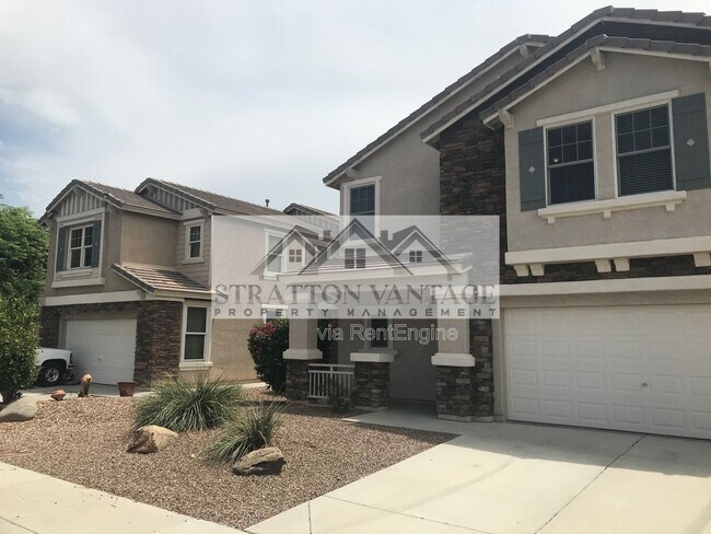 18175 W Smokey Dr in Surprise, AZ - Foto de edificio - Building Photo