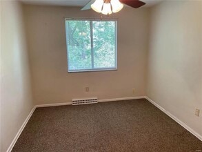 525 Sullivan St, Unit A in East Alton, IL - Foto de edificio - Building Photo