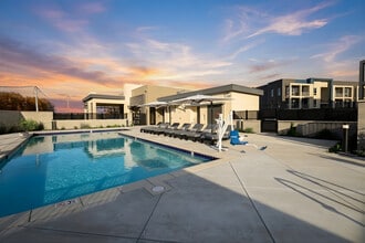 Medley Apartments in Sacramento, CA - Building Photo - Building Photo