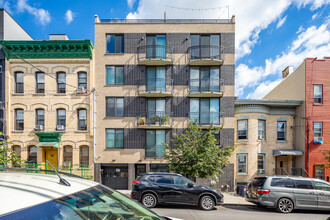 330 Bleecker St in Brooklyn, NY - Building Photo - Building Photo