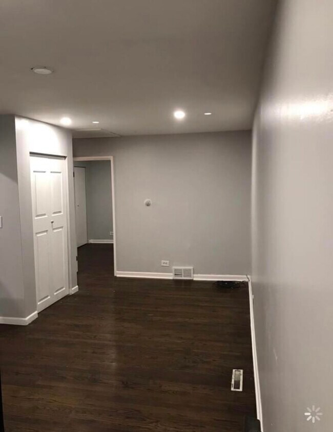 25 N May St Rentals in Addison, IL