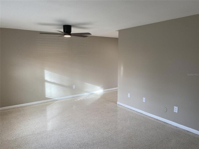 5333 Olive Ave in Sarasota, FL - Foto de edificio - Building Photo