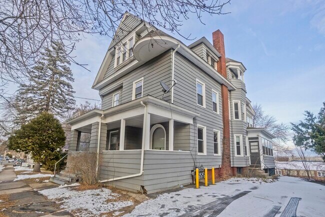 203 Bridge St in Northampton, MA - Building Photo - Building Photo