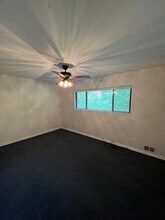 5440 S Kimbark Ave, Unit F in Chicago, IL - Foto de edificio - Building Photo