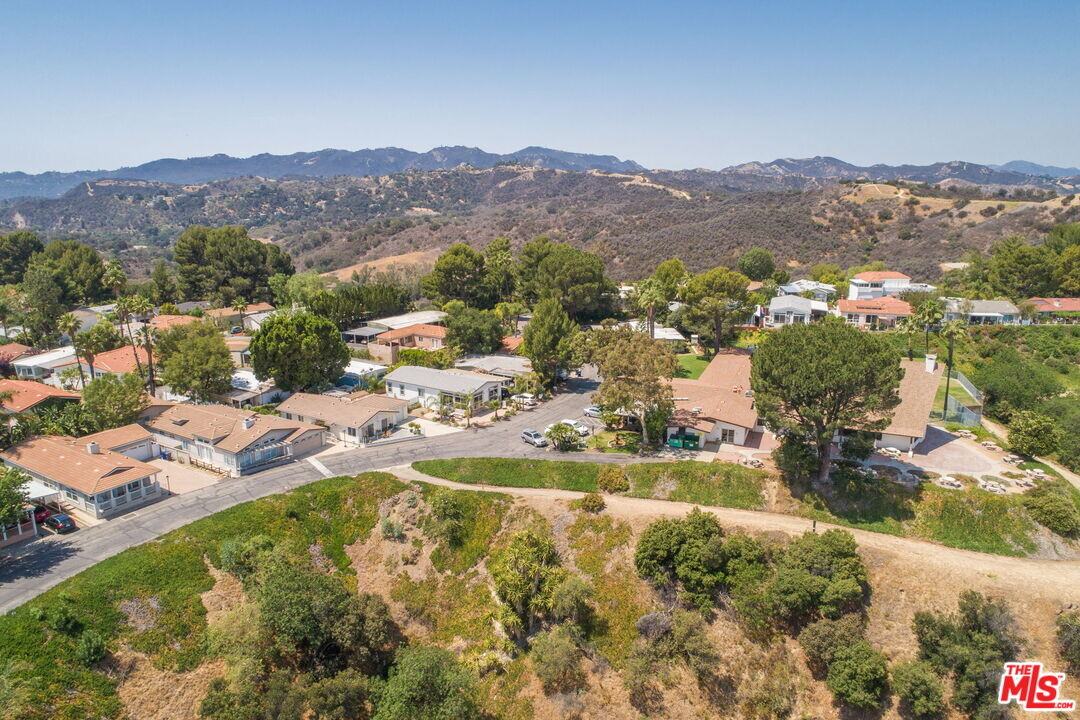 138 Pueblo in Topanga, CA - Building Photo