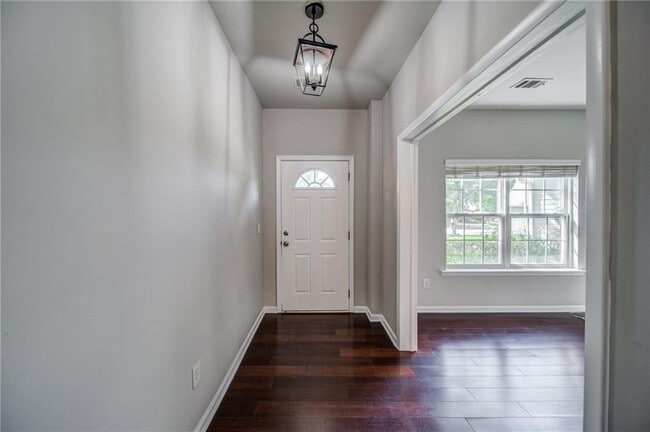 223 Mincey Way in Woodstock, GA - Foto de edificio - Building Photo