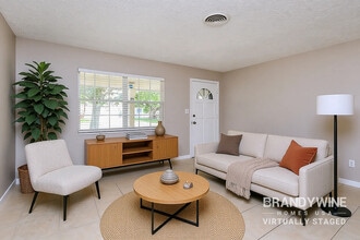 1830 Hinckley Rd in Orlando, FL - Foto de edificio - Building Photo