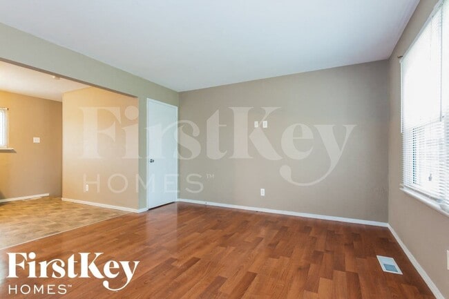 5180 Carey Ln in Hazelwood, MO - Foto de edificio - Building Photo