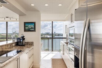 9425 Blind Pass Rd, Unit 508 in St Pete Beach, FL - Building Photo - Building Photo