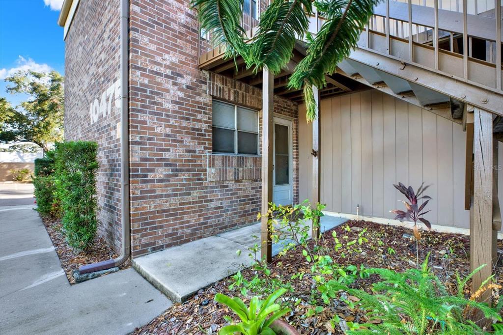 10475 Carrollbrook Cir-Unit -119 in Tampa, FL - Foto de edificio