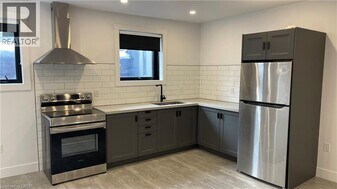 284 James St N in Hamilton, ON - Building Photo