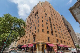 225 S 18th St, Unit 1016 in Philadelphia, PA - Building Photo