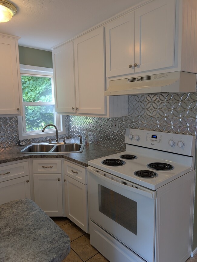 10 Starzec Dr, Unit 1