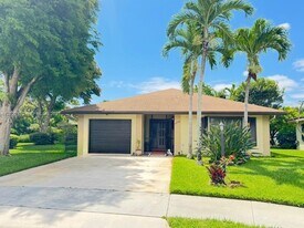 2736 Carnation Ct in Delray Beach, FL - Building Photo