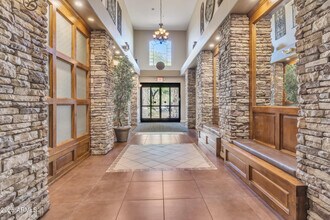 5450 E Deer Valley Dr in Phoenix, AZ - Foto de edificio - Building Photo